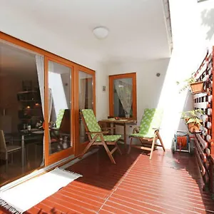 Downtown Garden Isle In Urban Style-free Parking Apartamento Budapest